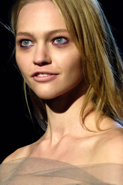 Look 15